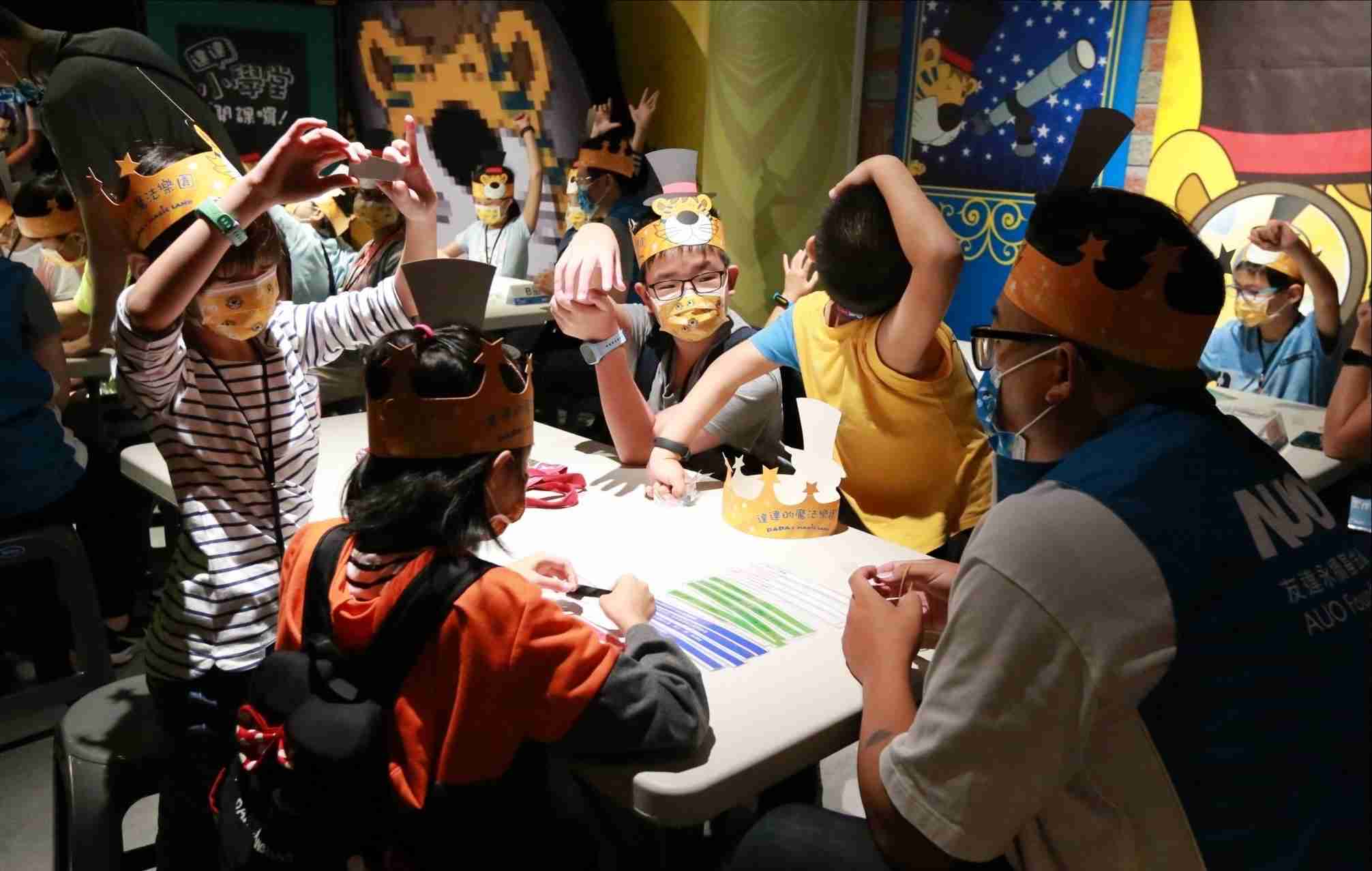 菠菜论坛以永续理念推动全人教育计划，，，，内外结盟储备科普教育人才，，，，荣获亚太永续行动奖社会共融面的金奖肯定